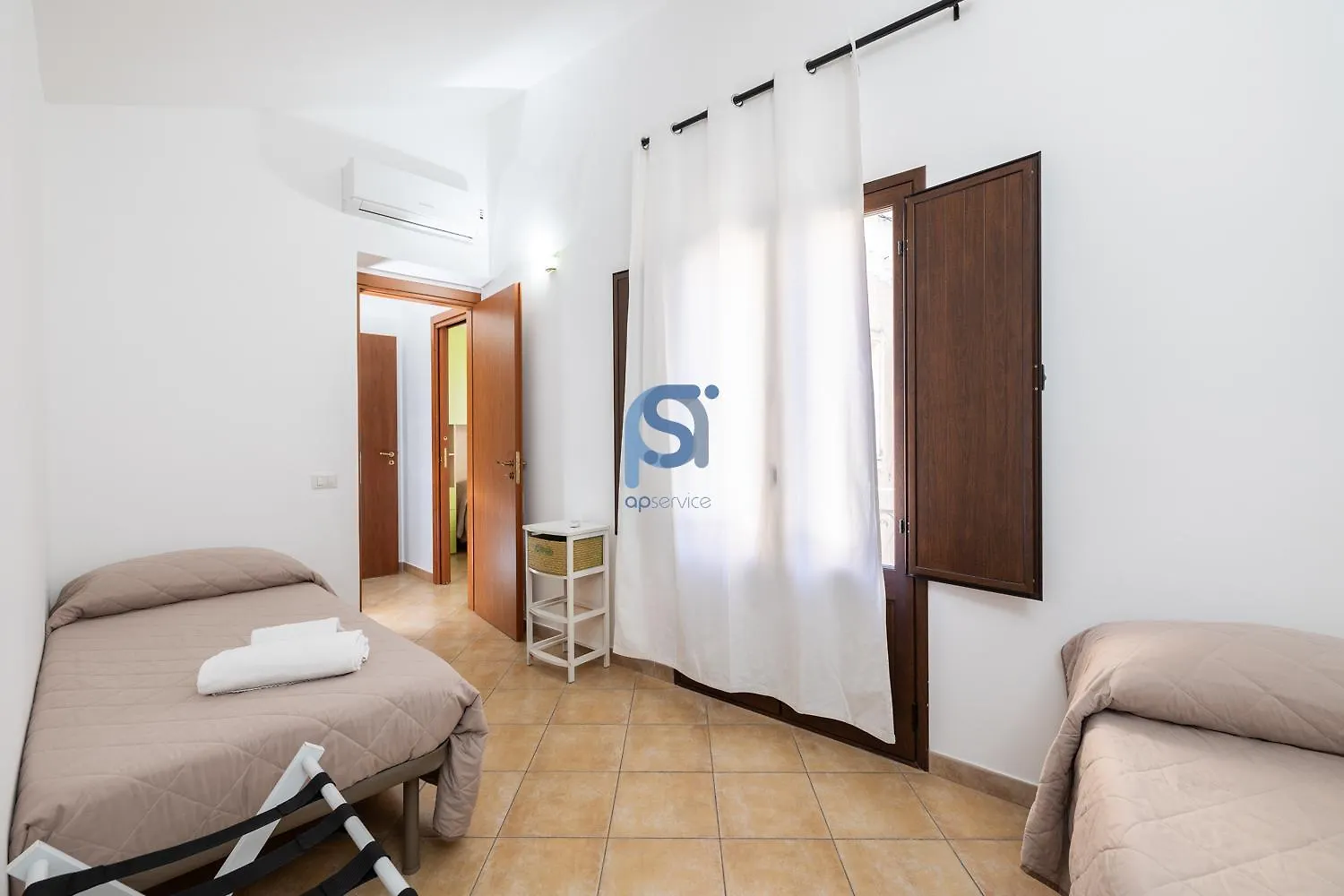 Ni Ni Apartments Cefalu Italy